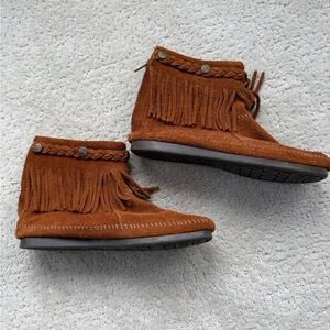 Minnetonka Rustic Brown Suede Fringe Moccasins